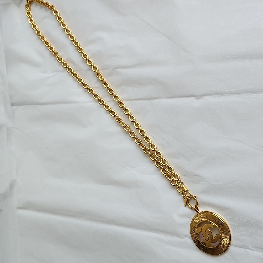 Authentic Vintage CHANEL Logo Pendant Necklace Gold - Picture 11 of 13